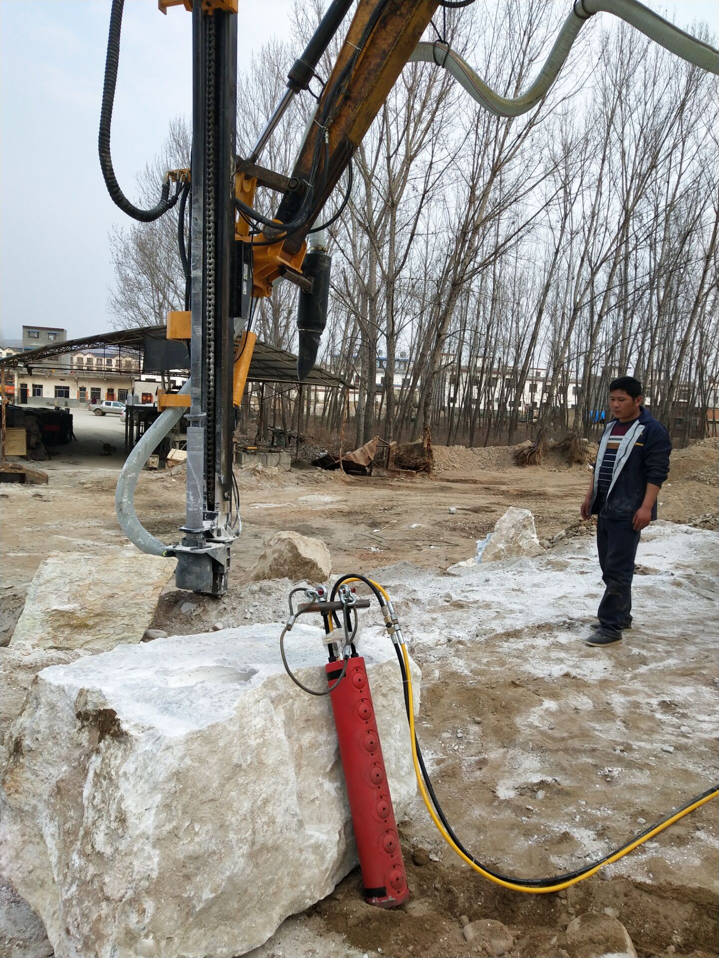 液压岩石分裂器岩石劈裂棒怎么提高产量很快赶工程首选本地生产厂家