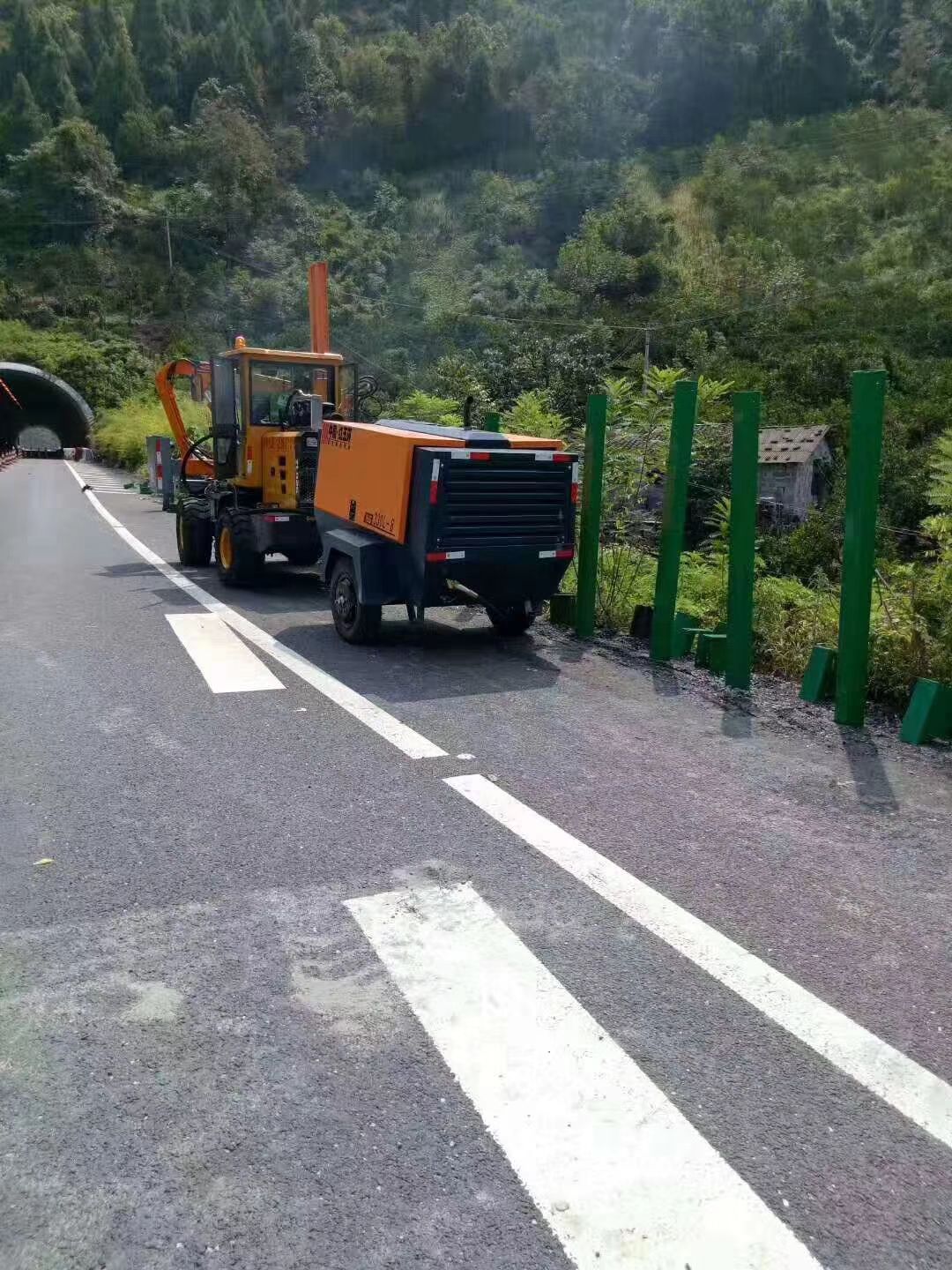 公路液压打桩机生产厂家本地生产商