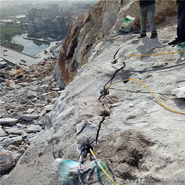 挖矿山静态岩石液压分裂机本地货源