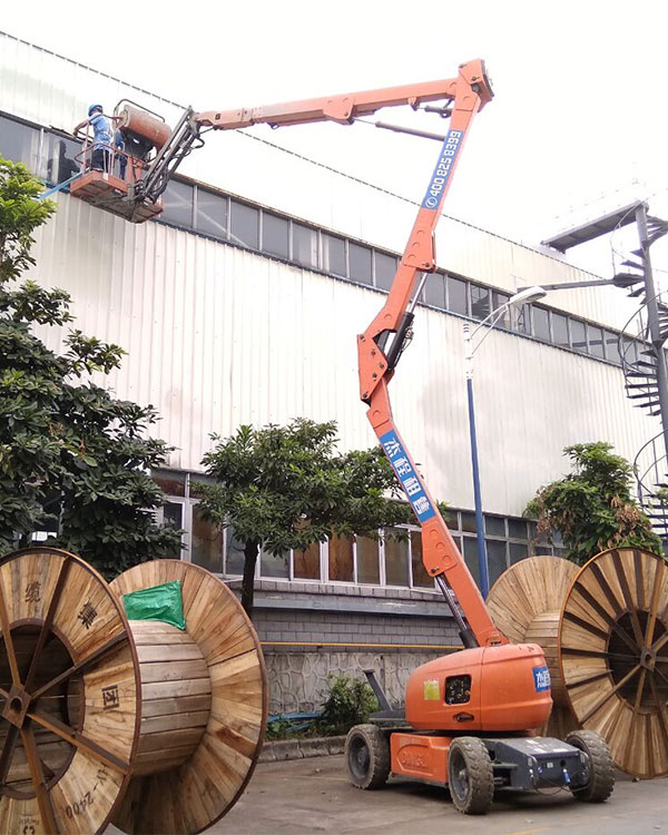 揭东自行走高空车租赁_新机到货以质量求生存