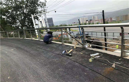 直缝焊管内衬不锈钢复合钢管价格优惠工厂直营