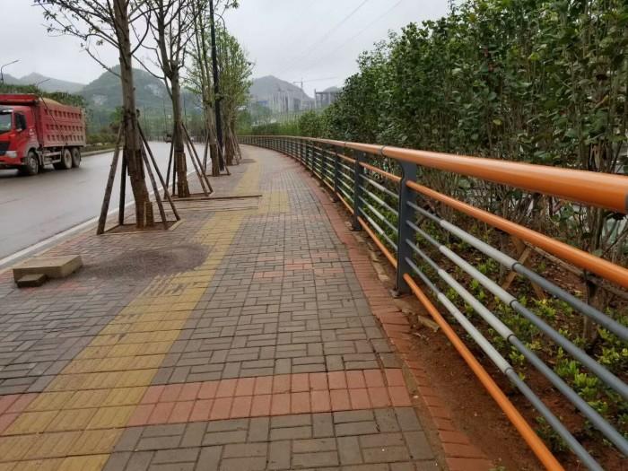 道路护栏2025款式新颖当地供应商